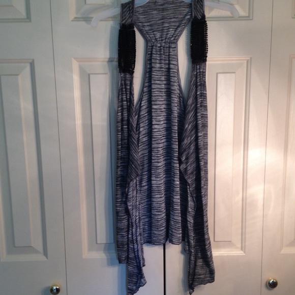 Black and White sleeveless Cardigan