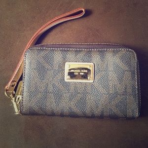 Authentic Michael Kors wristlet