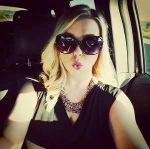 Meet your Posher, Crystal