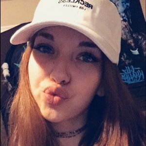 Meet your Posher, Hailey