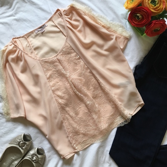 🌟3/$20🌟 F21 Lace Blouse - Picture 2 of 7