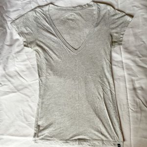 ✨NWOT Hurley grey vneck tee! ✨