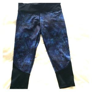 Vie Active peacock print leggings