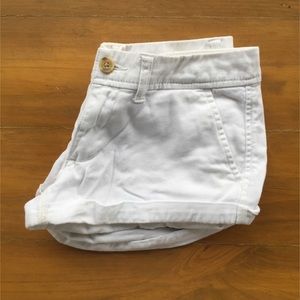MUST GO - White Shorts
