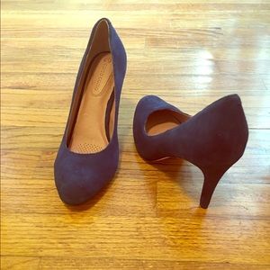 Blue suede shoes!