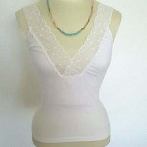 NWT Lace Vneck Tank top