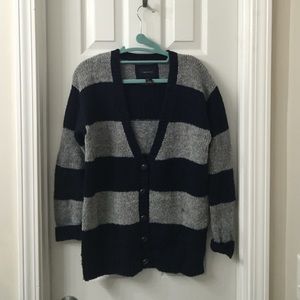 Thick V-neck sweater from Forever21