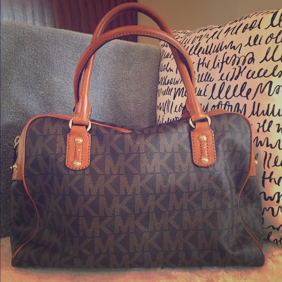 💜SOLD💜MICHAEL by Michael Kors Signature Satchel