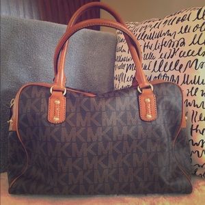 💜SOLD💜MICHAEL by Michael Kors Signature Satchel