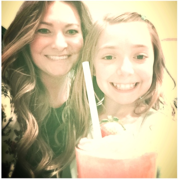 Meet your Posher, Dawn - Picture 2 of 4