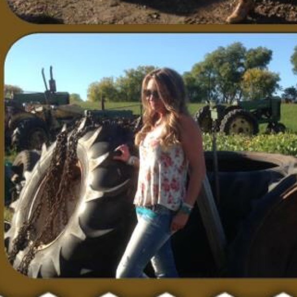 Meet your Posher, Dawn - Picture 4 of 4