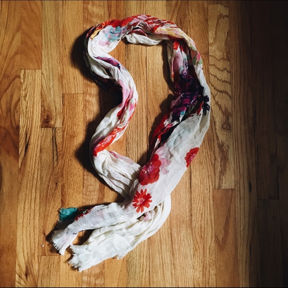 Crinkled Floral Scarf - Picture 2 of 4