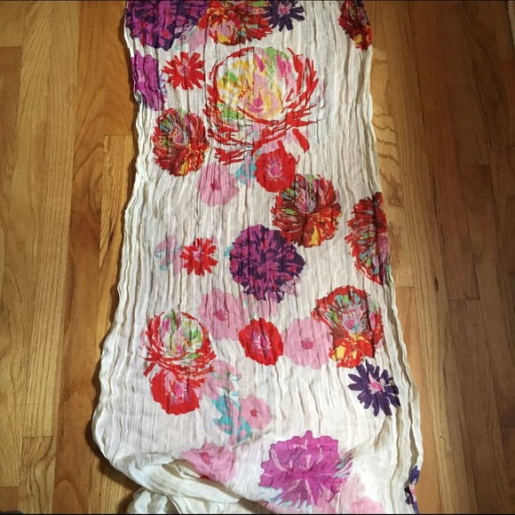 Crinkled Floral Scarf - Picture 3 of 4