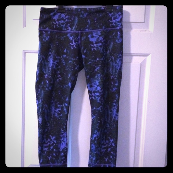 lululemon, Wunder Under crop, size 8