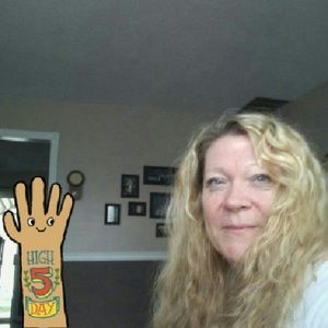 Meet your Posher, Deidra