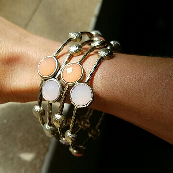 Gold and Multi-Colored Stone bracelet NWOT - Picture 1 of 4