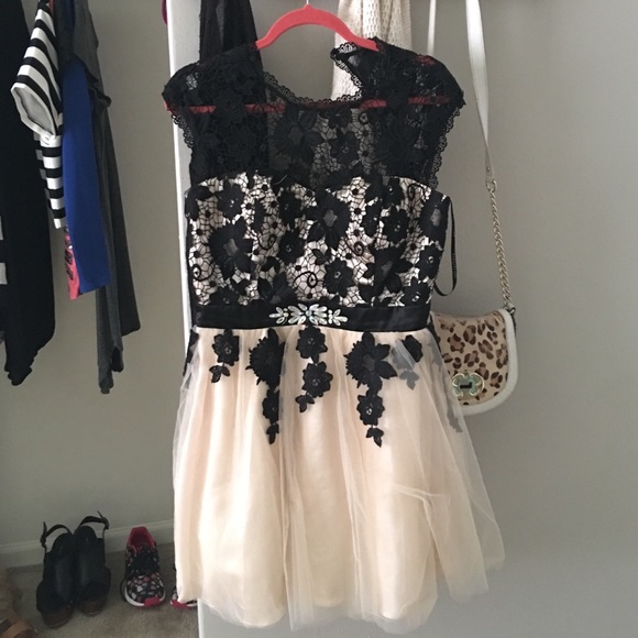 Pretty dance/homecoming dress!