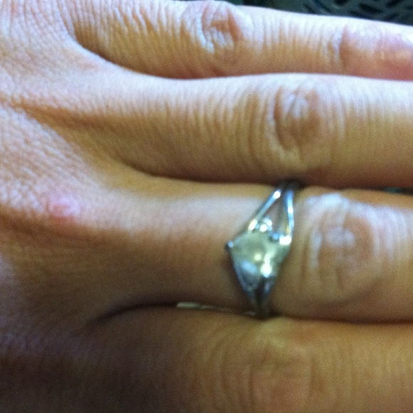 Heart shaped silver tone ring