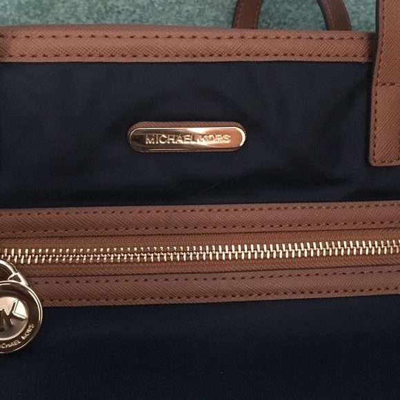 Michael kors handbag - Picture 2 of 3