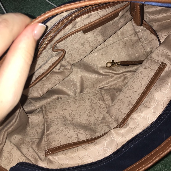 Michael kors handbag - Picture 3 of 3