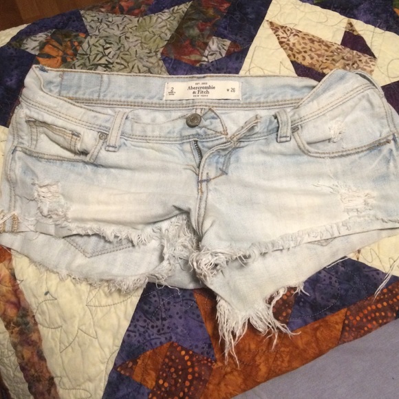 Abercrombie & Fitch destroyed Jean shorts