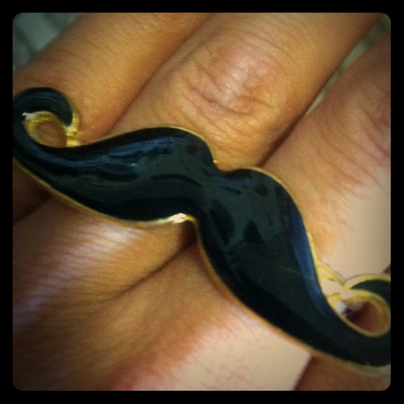 Double mustache ring
