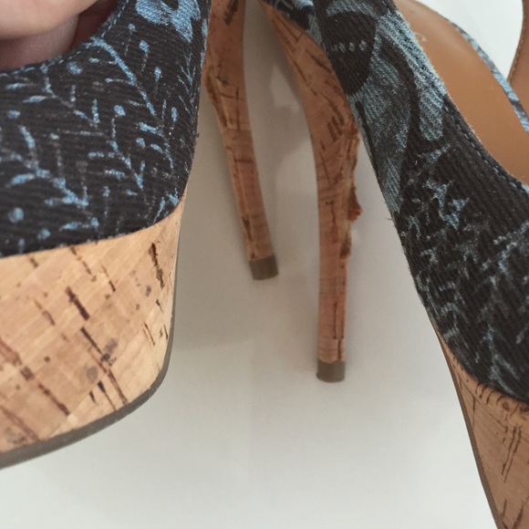 Guess Heels - image 3