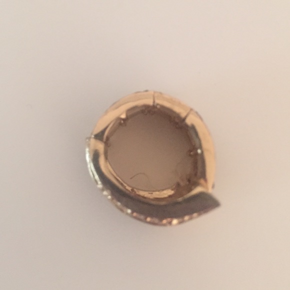 Black ring - Picture 2 of 3