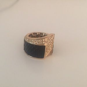 Black ring
