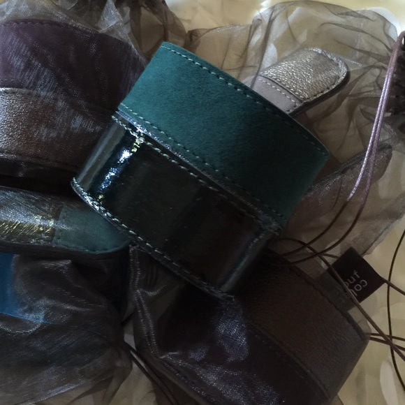 Last 1🔥Colette Malouf Patent leather & Suede Cuff - Picture 2 of 3