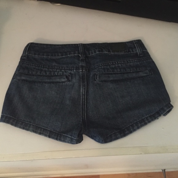 00 pair of denim American Eagle shorts - Picture 3 of 4