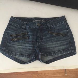 00 pair of denim American Eagle shorts