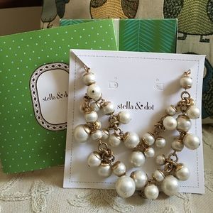 Daphne Pearl Necklace