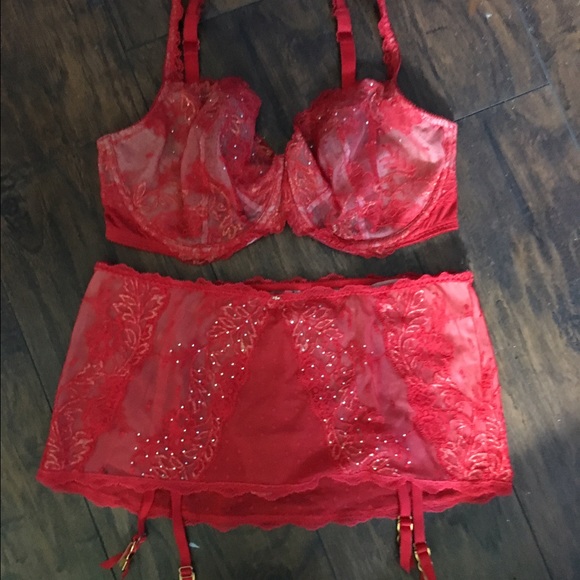 Vs red 36ddd bra and garter thong