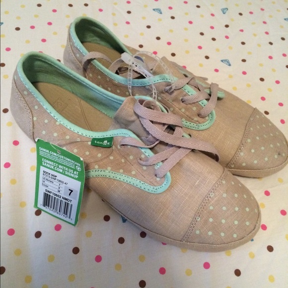 Sanuks