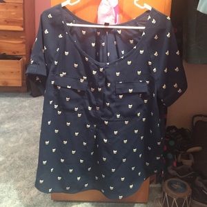 Barley worn med short sleeve American eagle shirt