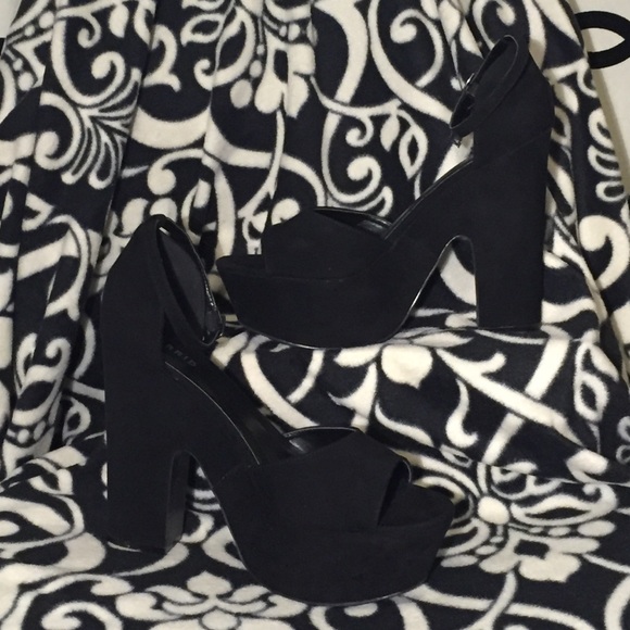 Torrid black platform heels