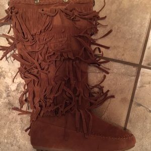 5 layer fringe boots