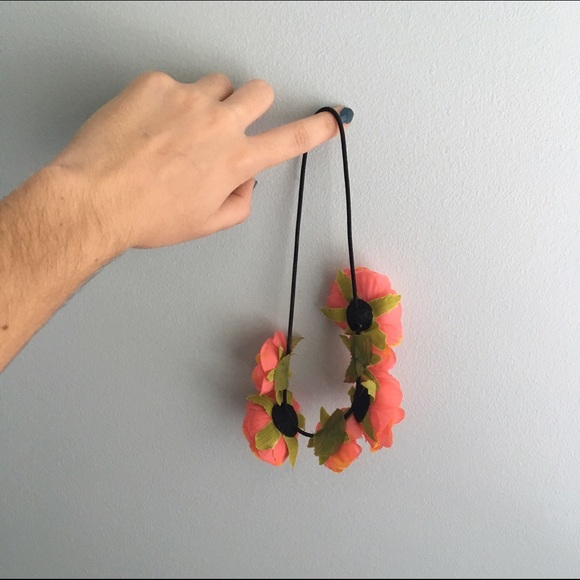 Flower crown - Picture 3 of 4