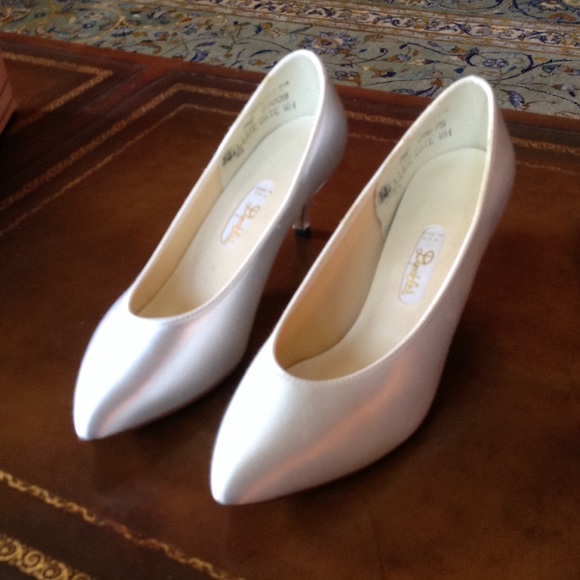 NlB "DYEABLES" Brand Shoes Sz. 7.5 Wide