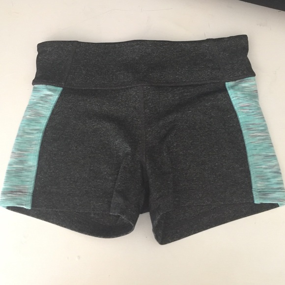 Forever 21 yoga shorts - Picture 1 of 4