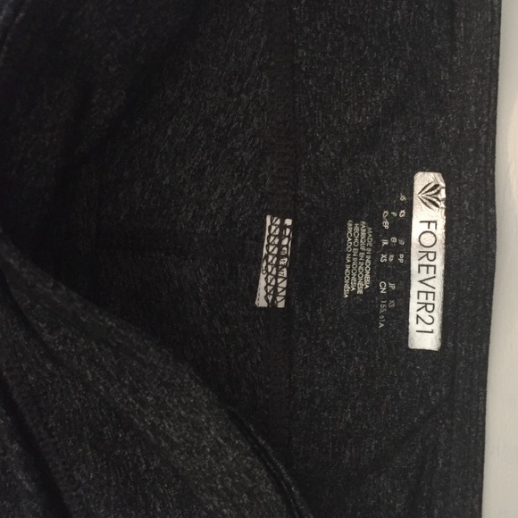 Forever 21 yoga shorts - Picture 3 of 4