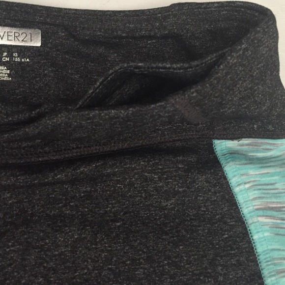 Forever 21 yoga shorts - Picture 4 of 4