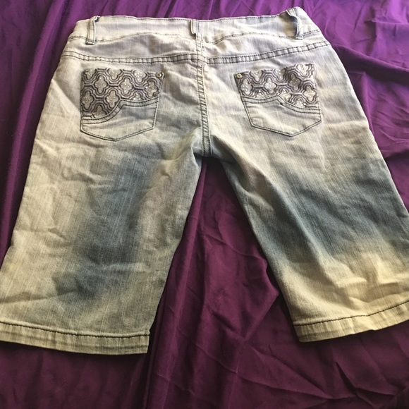 Blue jean shorts - Picture 2 of 2