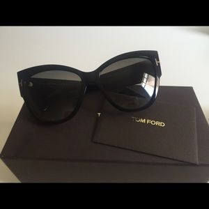 Tom Ford Anoushka Cat eye sunglasses