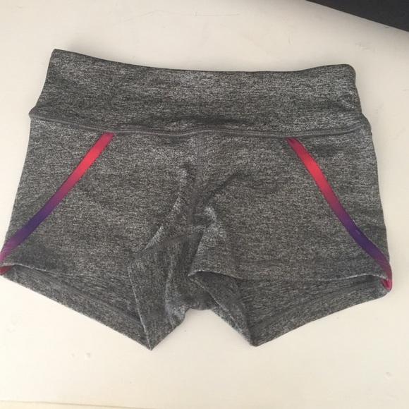 Forever 21 yoga shorts - Picture 1 of 4