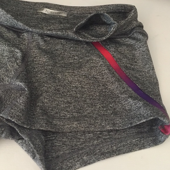 Forever 21 yoga shorts - Picture 3 of 4