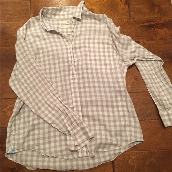 American eagle button down