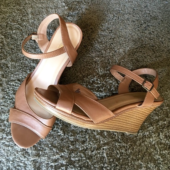 Old navy wedge sandals