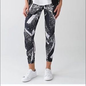 Lululemon High Times 7/8 Pant Size 6